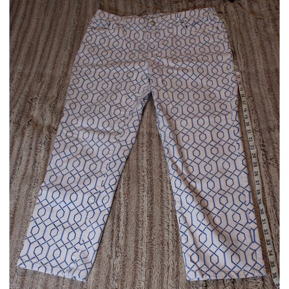 Chico's size 2 Jeans Women 4 Small Denim So Slimming Girlfriend Crop - Picture 4 of 14